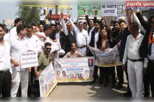 वेस्टयूपी में हाईकोर्ट बेंच  की मांग को धार देते आंदोलनकारी